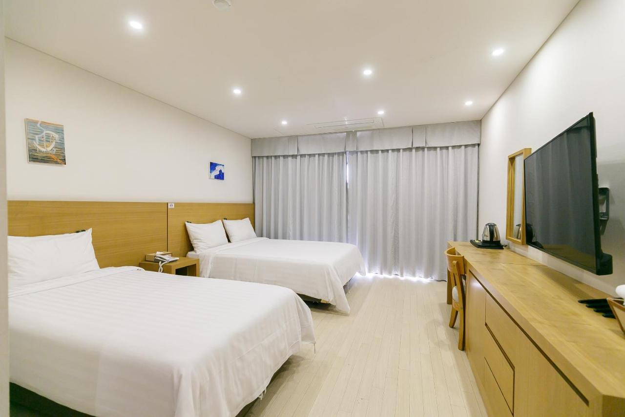 Bk Hotel Jeju Seogwipo Exterior foto