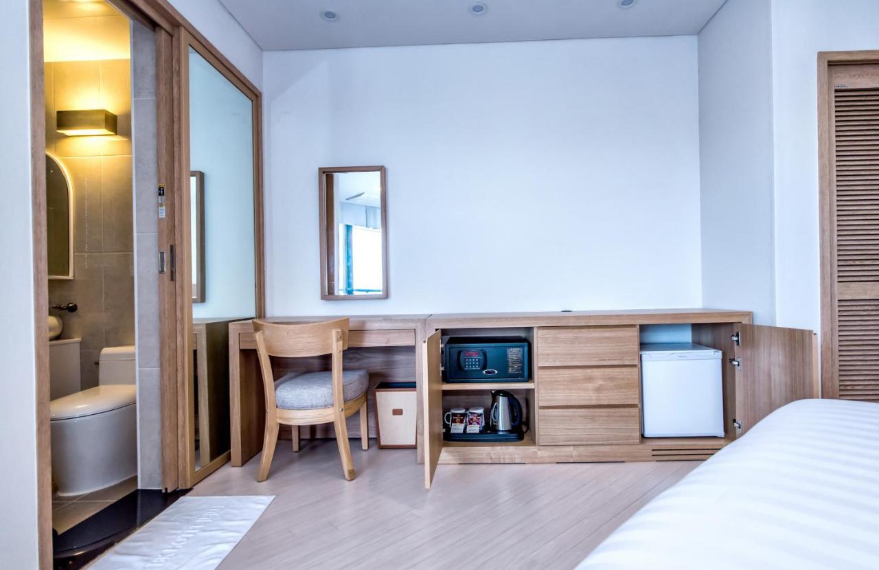 Bk Hotel Jeju Seogwipo Exterior foto