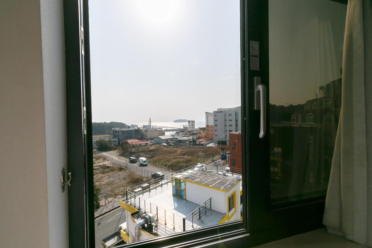 Bk Hotel Jeju Seogwipo Exterior foto