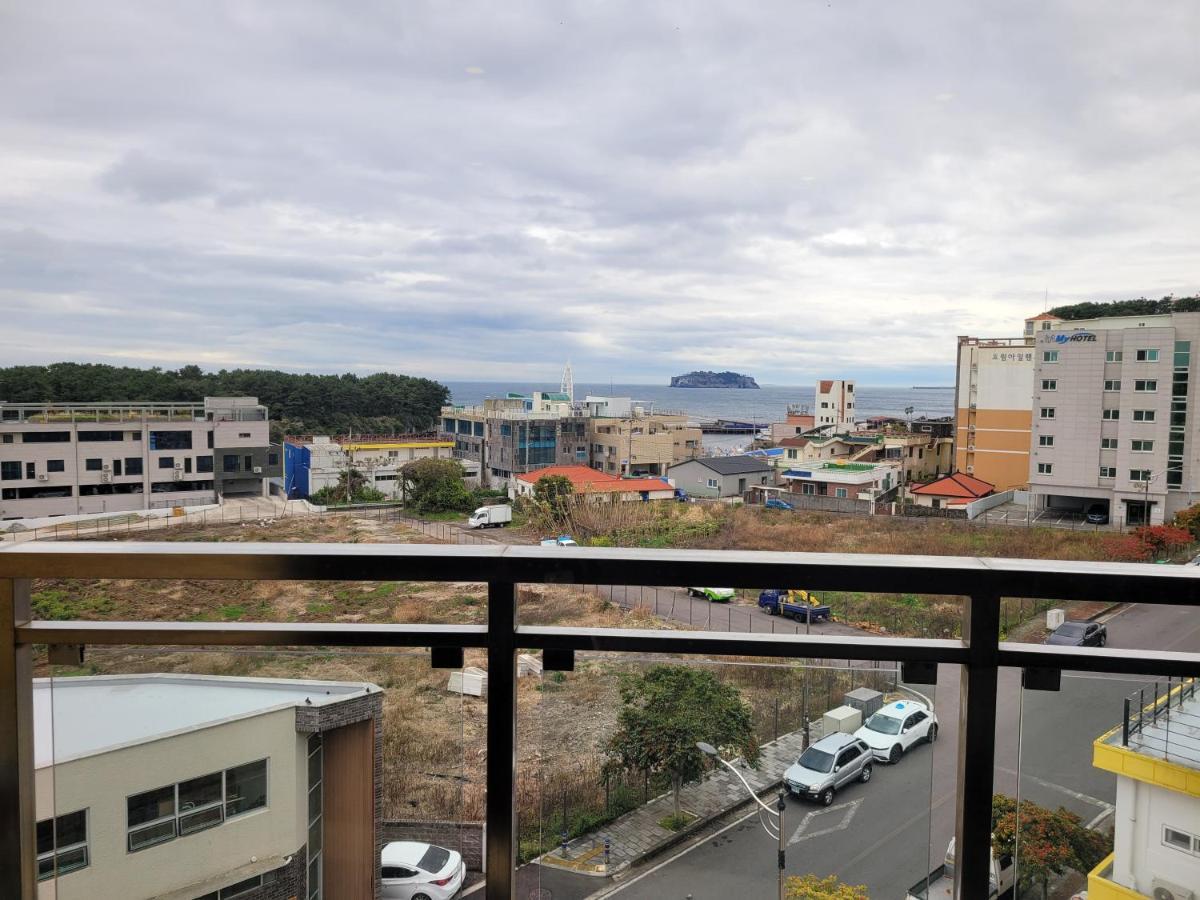 Bk Hotel Jeju Seogwipo Exterior foto