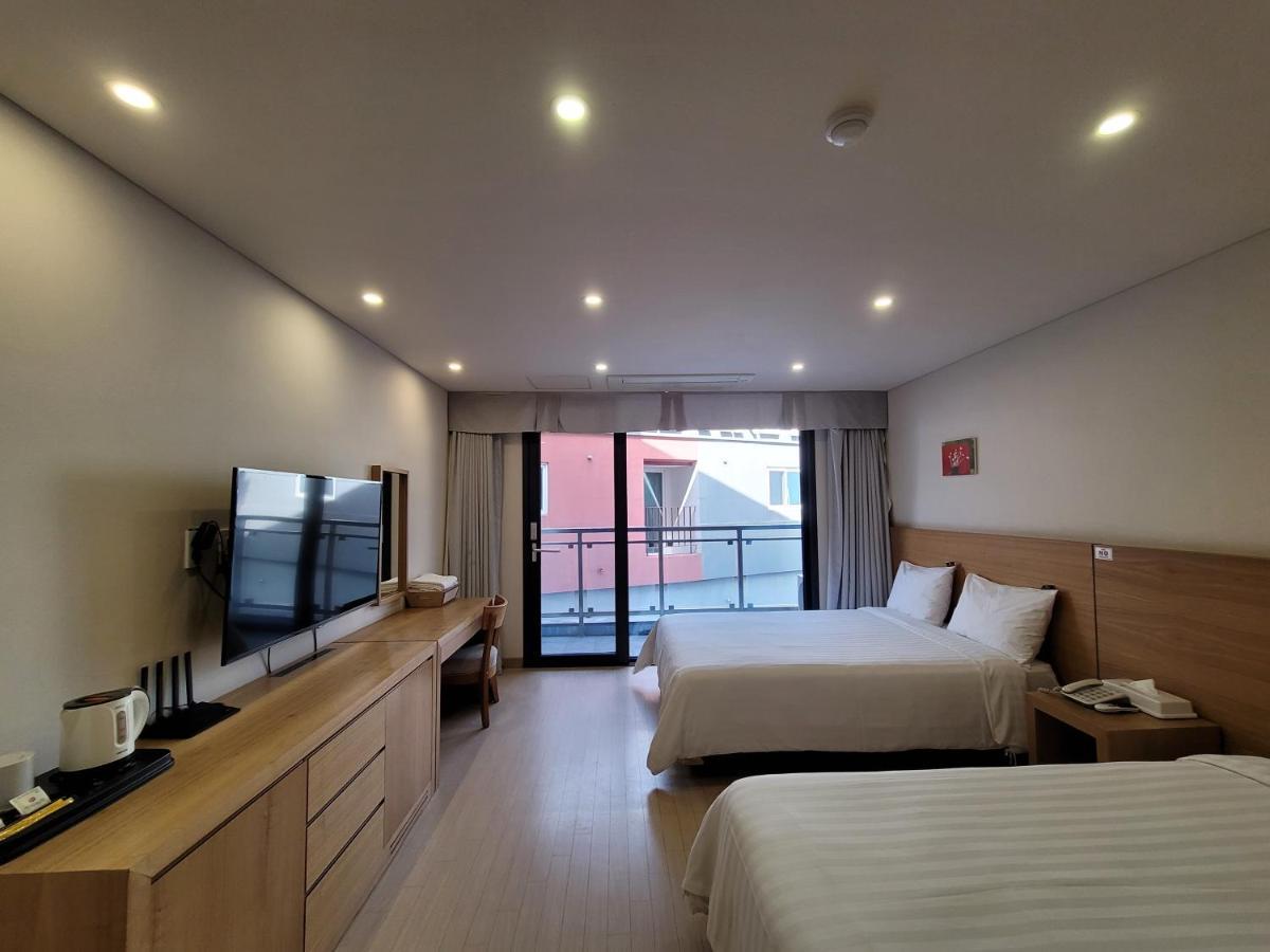 Bk Hotel Jeju Seogwipo Exterior foto